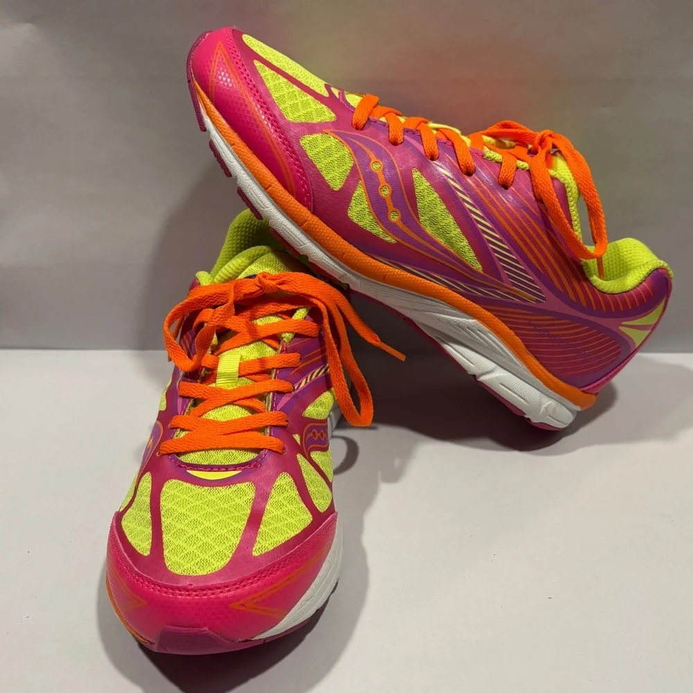 Saucony Kinvara 4 Women’s Size 5.5 Running Shoes Neon Pink Yellow Orange - Picture 2 of 8